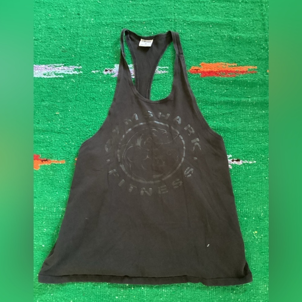 Gymshark razor back tank top -SZ M
Pit to pit 17”
Length27”